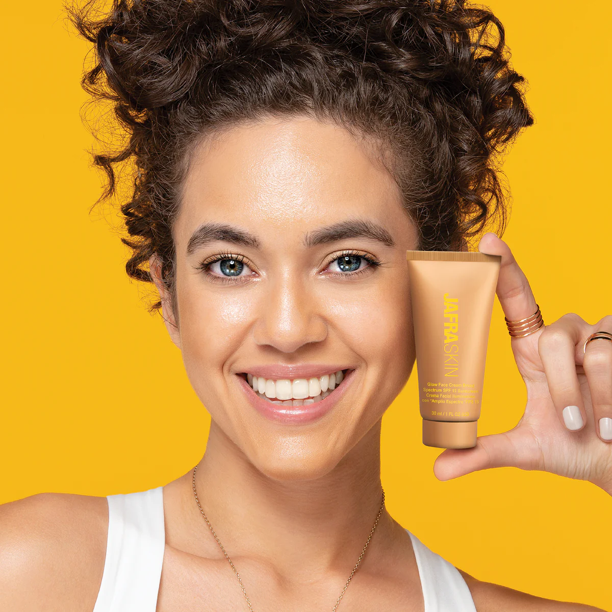 JAFRA Skin Glow Face Cream Broad Spectrum SPF 15 Sunscreen - Image 3